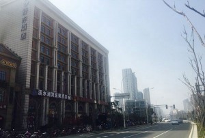 上海给小费多的夜场招聘商务礼仪,交五险一金吗？