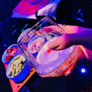 陪酒员招聘文案（共创欢聚时刻：招募社交氛围营造者）