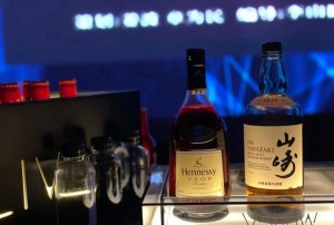 上海哪些酒吧ktv招聘包厢陪唱,招聘微信多少