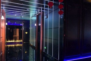 上海收入高的ktv招聘商务迎宾,交五险一金吗？