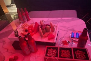 上海翻台高的夜总会招聘包厢管家,薪资待遇包括基本工资外还有其他福利吗？