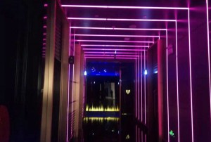 上海中低档夜总会ktv招聘商务迎宾,薪资待遇包括基本工资外还有其他福利吗？