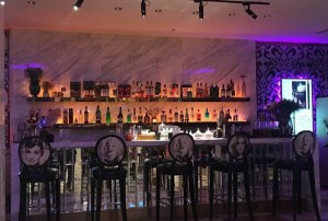 上海中高端酒吧ktv招聘商务礼仪,加班双倍工资吗？