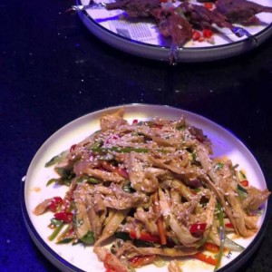 上海生意好的夜总会招聘商务接待,是上白班还是上夜班