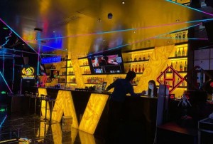 上海普陀区甘泉路街道附近夜总会招聘包厢服务员,招聘微信多少