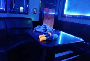 上海宝山区张庙街道附近夜总会招聘现场DJ,(不收入职费,直接入职的)