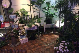 上海静安区静安寺街道附近夜总会招聘包厢陪唱,加班双倍工资吗？