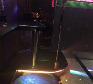 上海奉贤区金海街道附近酒吧招聘包厢气氛租,过年放假吗？