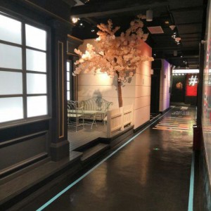 上海生意好的夜场ktv招聘包厢服务员,薪资待遇包括基本工资外还有其他福利吗？