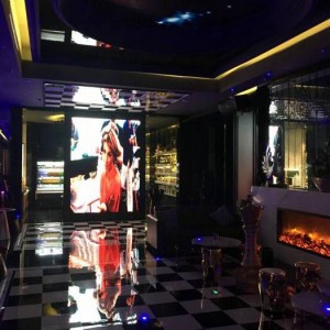 上海中低端酒吧招聘商务接待,是否需要具备一定的表演能力？